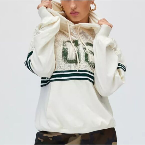 NWT BDG white  Varsity Graphic Spliced crochet Lace Hoodie Sweatshirt size M - Picture 2 of 4